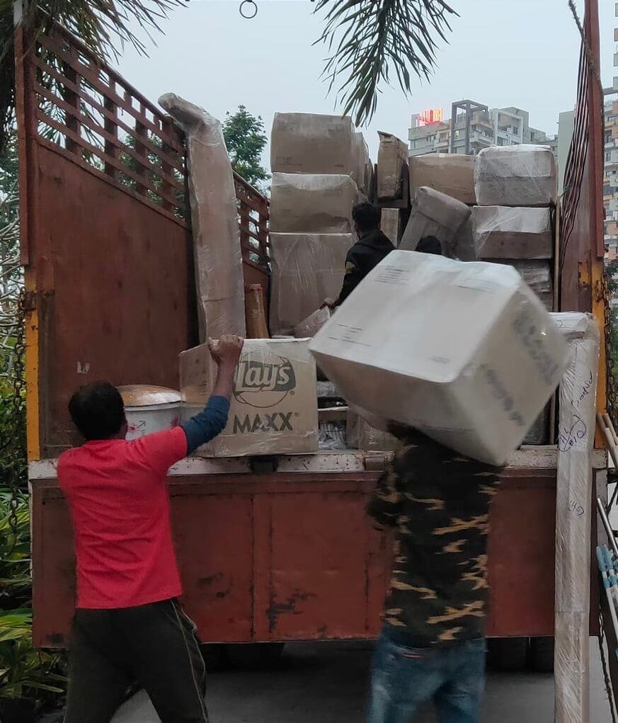Loading and Unloading in Kakdwip